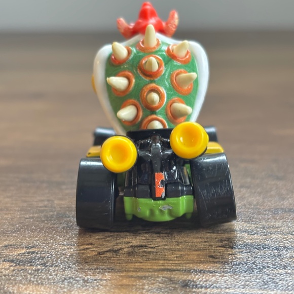 Nintendo HOT WHEELS 2018 Mario Bros Kart BOWSER Diecast Standard Kart Cart Car - Picture 3 of 8